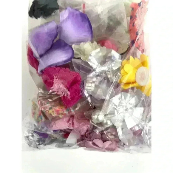 Flowers Rose Acrylic Diamonds Craft Resins Assorted Random Lot 13OZ Destash Bulk - Picture 11 of 11